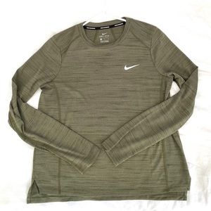 Nike Running Dri Fit Long Sleeve Shirt (Size M)